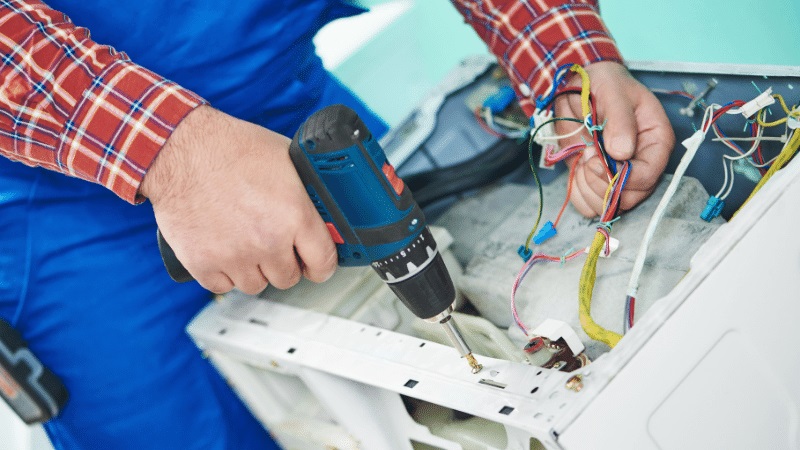 Akyurt Termodinamik Termodinamik çamaşır makinesi kart tamiri – Su almama arızası orijinal parça ile giderildi. - Teknik servis örneği